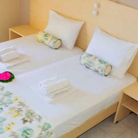 Dennis Αλυκανάς